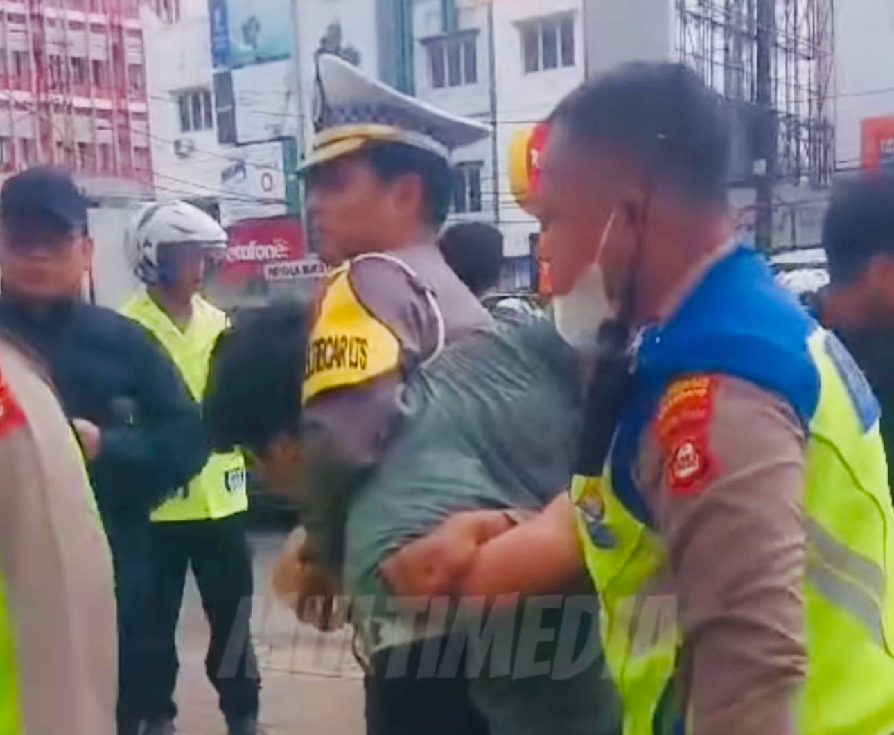 Pelaku Tabrak Lari dibekuk Petugas Lalu Lintas saat Pengamanan VVIP